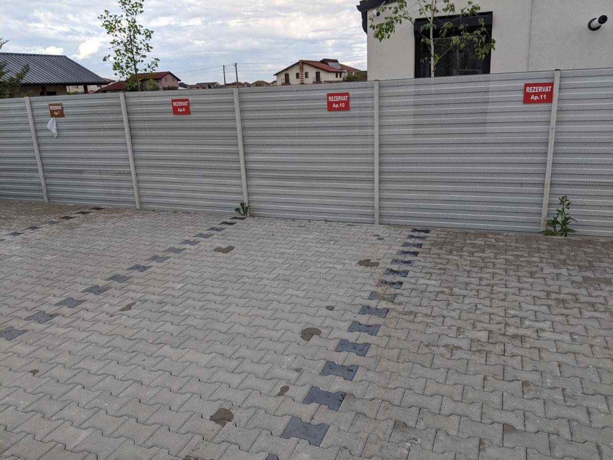 Alina'S Deluxe Apartment And Free Private Parking Dumbravita  Екстер'єр фото